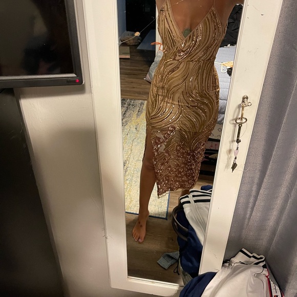 Midi Slit sequenced Dress - Picture 2 of 4